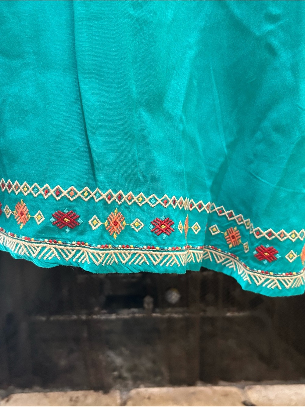 Savanna Jane Turquoise Floral Embroidered V-Neck Tunic EUC - Picture 5 of 6
